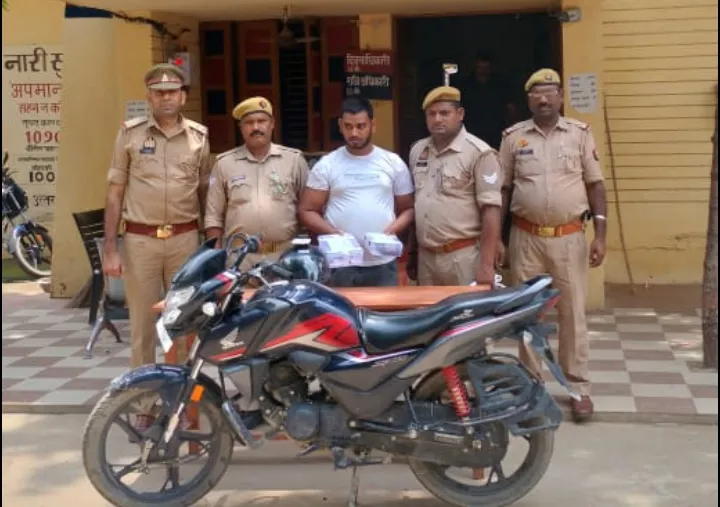 Ballia Police का आपरेशन दृष्टि : चोरी के सामान संग असलहाधारी बदमाश गिरफ्तार