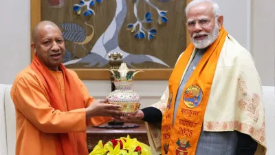 Mahakumbh 2025: प्रधानमंत्री मोदी से मिले सीएम योगी, महाकुंभ 2025 में आने का दिया निमंत्रण