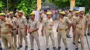 फिरोजाबाद: पुलिस का धरपकड़ अभियान: 5 घंटों में 51 अभियुक्त गिरफ्तार