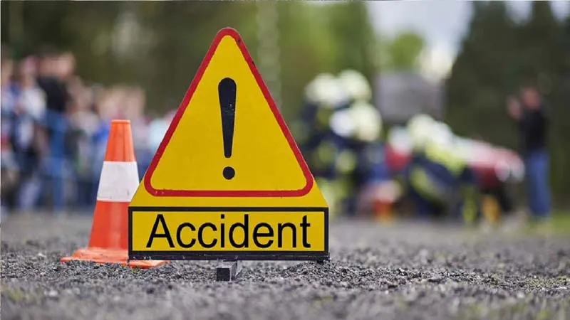 Road Accident: तेज रफ्तार कार की ट्रक से टक्कर, 4 की मौत