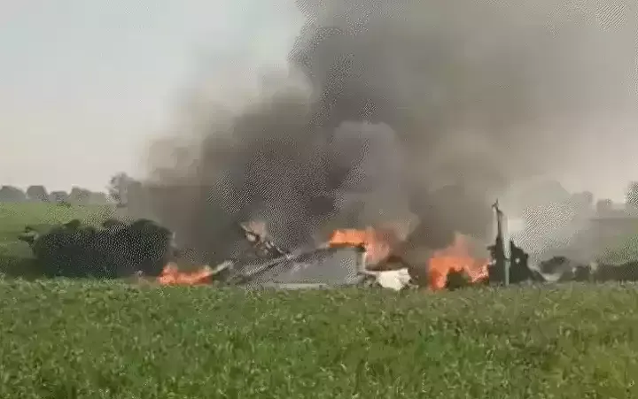 Mirage 2000 Fighter Jet Crash: मप्र के शिवपुरी में वायुसेना का मिराज-2000 फाइटर जेट क्रैश, दोनों पायलट सुरक्षित