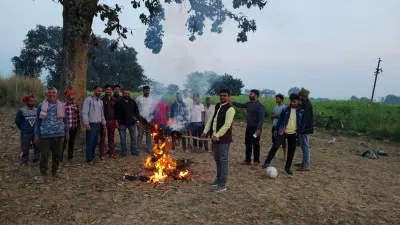 Ballia News: युवा तुर्क चंद्रशेखर पर टिप्पणी से बलिया में आक्रोश, खड़गे का पुतला फूंका