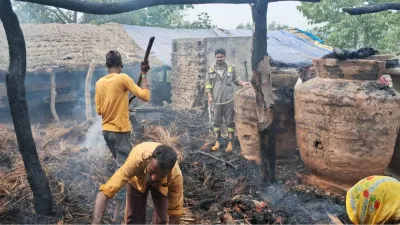 Lakhimpur Kheri News: आग से दो भाइयों के घर जलकर राख