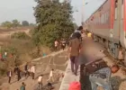 Pushpak Express Train Accident: महाराष्ट्र में बड़ा हादसा, आग की अफवाह से कूदे यात्री दूसरी ट्रेन की चपेट में आए, 11 की मौत