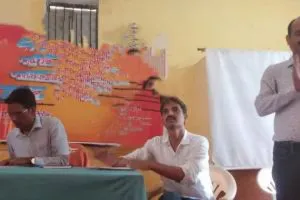 बलिया BSA ने समीक्षा बैठक में कहा- तय समय में स्कूल को बनाएं दक्ष, टिप्स भी दिए