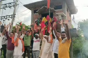 Ballia News : नवनिर्मित मंदिर में स्थापित की गयी मां काली की प्रतिमा