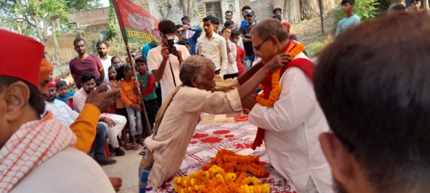 लोकसभा चुनाव: बलिया से इंडिया एलायंस के प्रत्याशी सनातन पांडे जनसंपर्क कर समर्थन की गुहार लगा रहे हैं