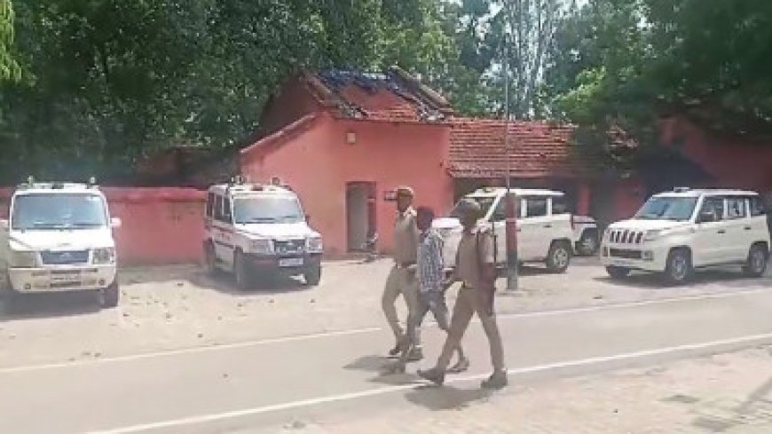 बलिया के चर्चित चौराहे पर एडीजी ने की छापेमारी, तीन पुलिस अफसरों समेत कई लोग हिरासत में