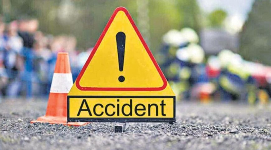 Road Accident In Hathras: हाथरस में एक भीषण सड़क हादसे में पंद्रह लोगों की मौत हो गई। पीएम और राष्ट्रपति मोदी ने भी शोक व्यक्त किया