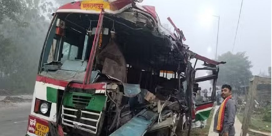 UP Accident: बलरामपुर में अनियंत्रित रोडवेज ट्राला से टकराईं, महिला की मौत व पांच घायल